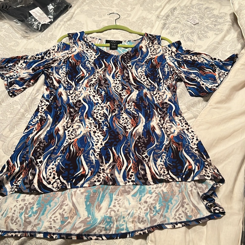 Midnight velvet ladies cold shoulder top